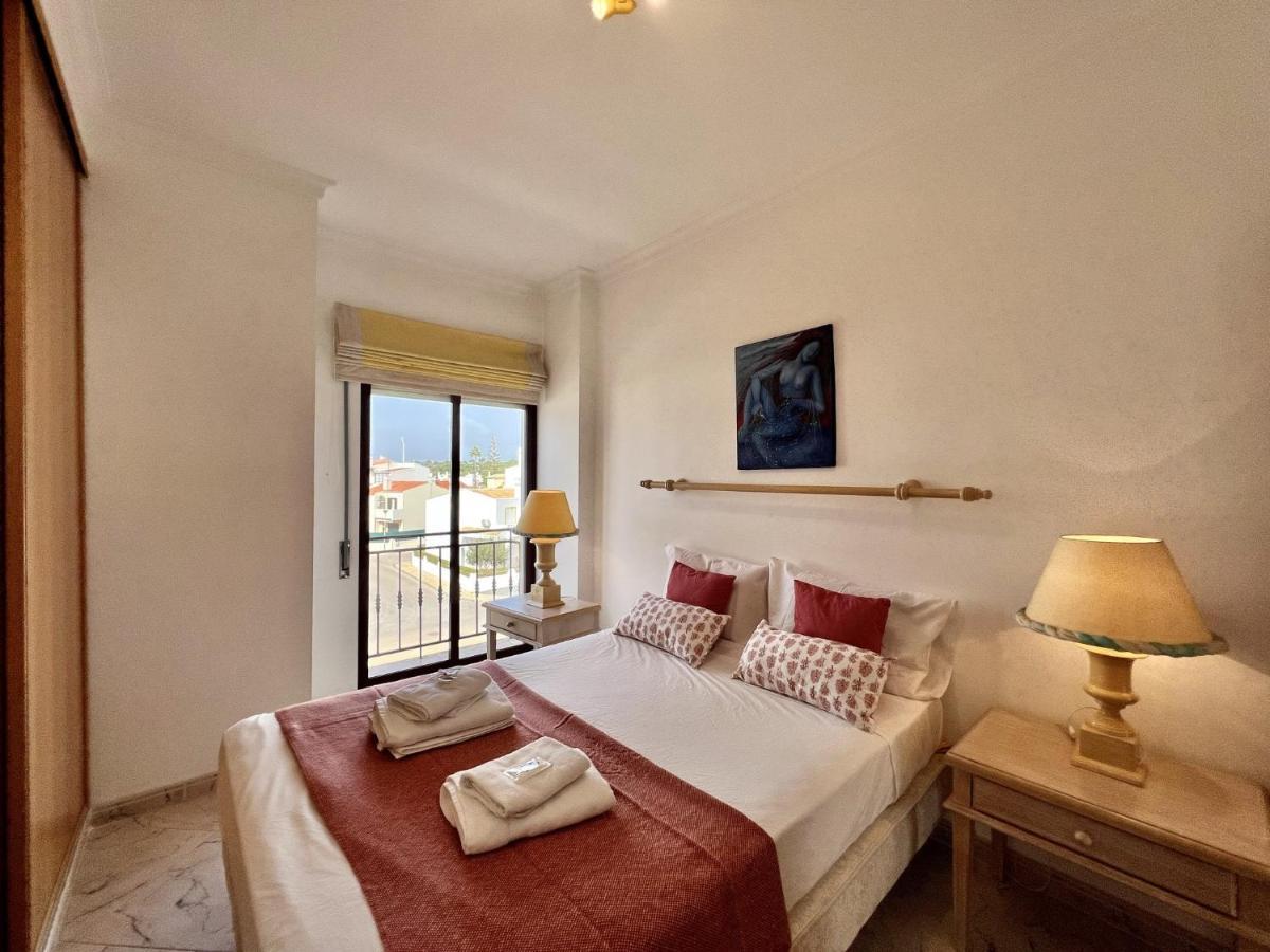 Quarteira Elegant With Pool By Homing Apartment Exterior photo