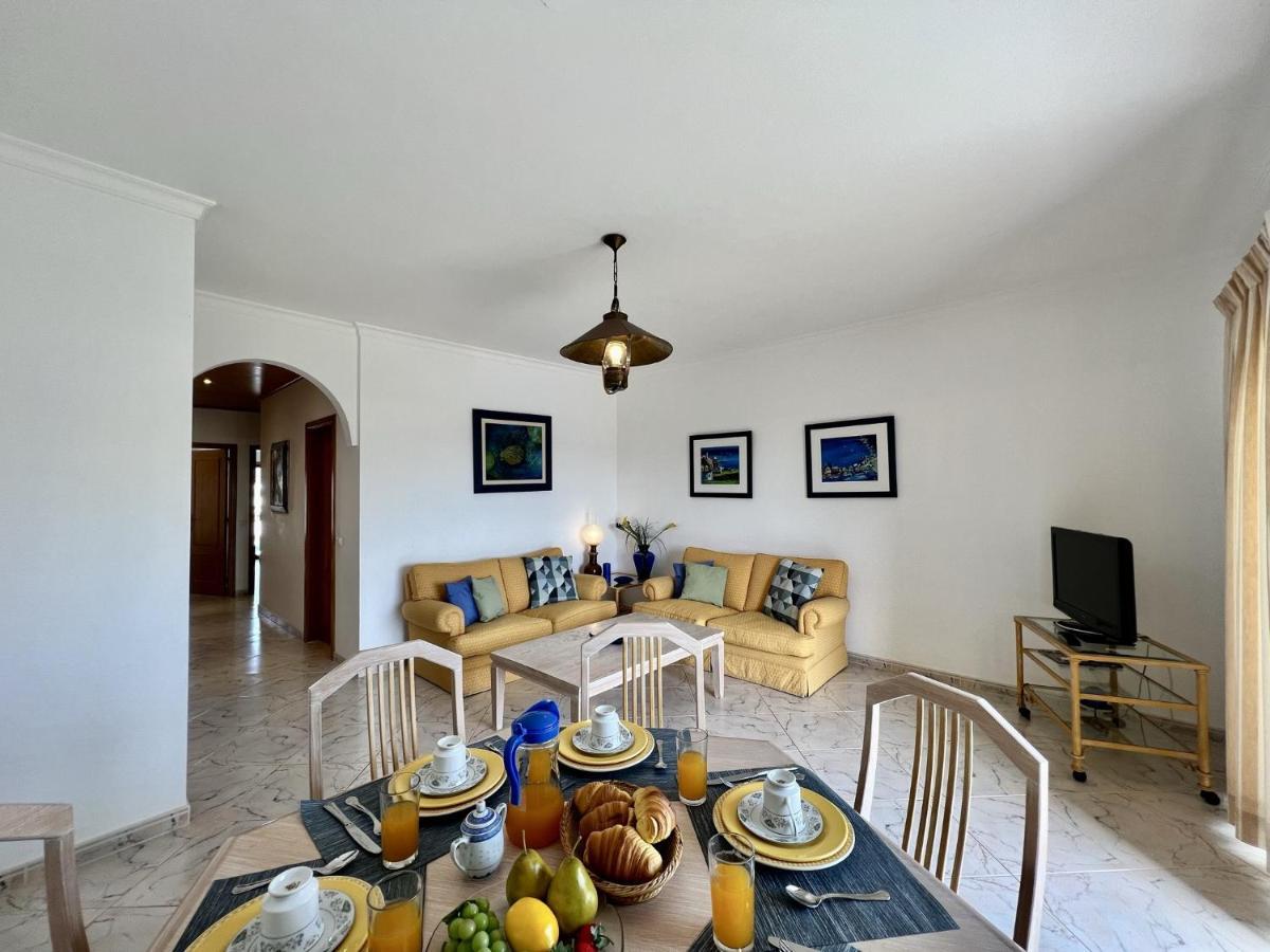 Quarteira Elegant With Pool By Homing Apartment Exterior photo