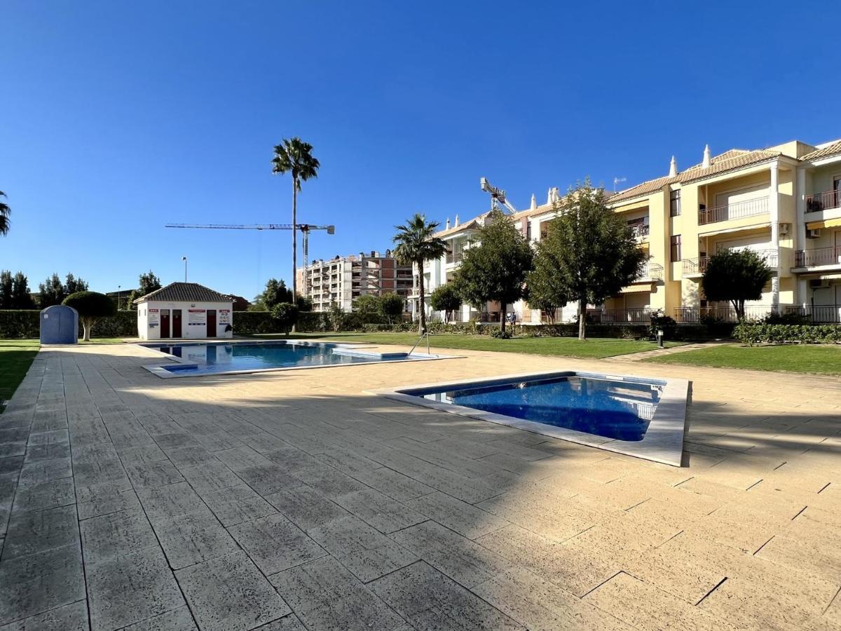 Quarteira Elegant With Pool By Homing Apartment Exterior photo