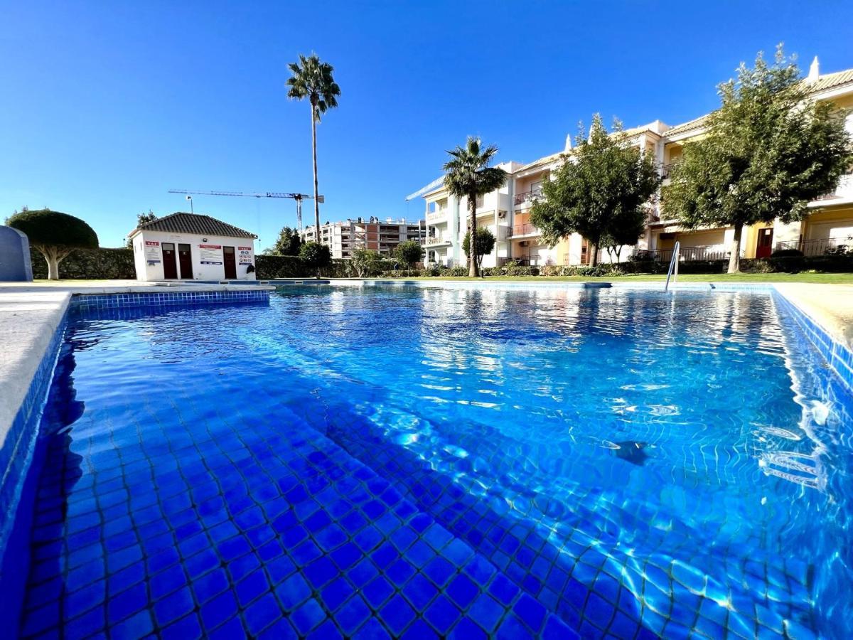Quarteira Elegant With Pool By Homing Apartment Exterior photo